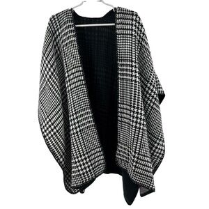 Woolrich one size fits all reversible shawl black white houndstooth pink wrap